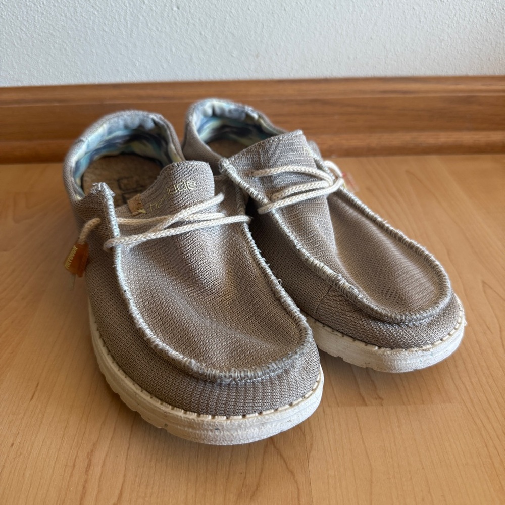 Hey Dude Women’s Wendy Eco Sox Tan Taupe Lightweight Slip-On Shoes Loafers Sz 10 - Picture 2 of 12